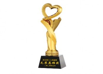 Heart Shape Gold Metal Trophy